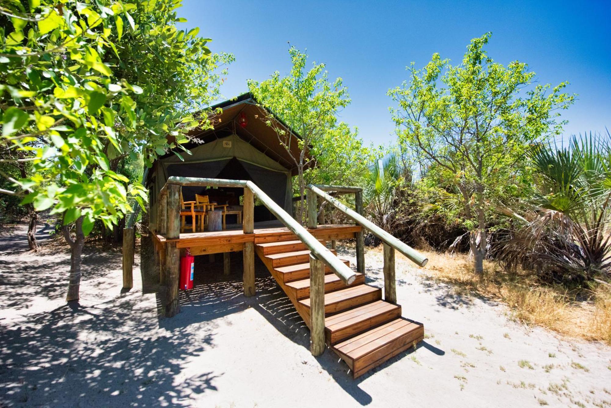 Semowi Lodge And Campsites Mirapene Habitación foto