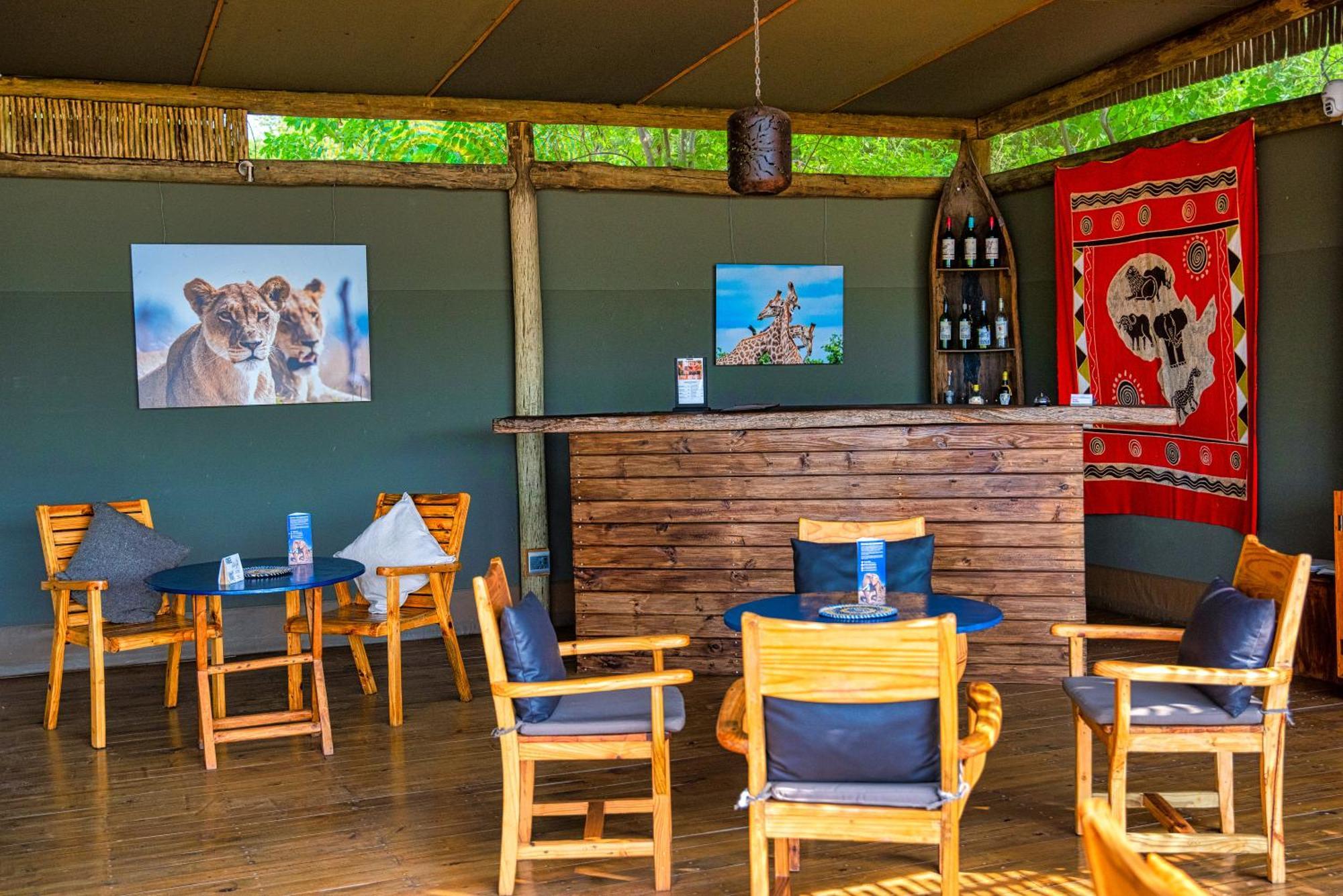 Semowi Lodge And Campsites Mirapene Exterior foto