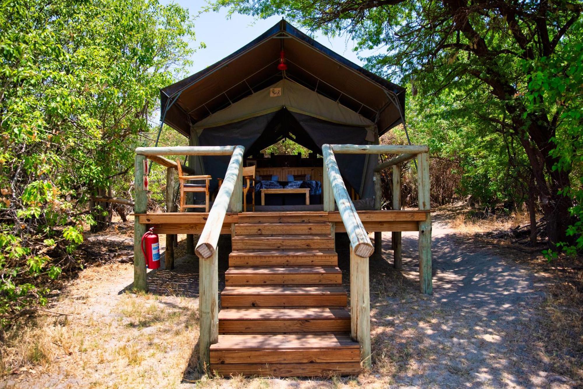 Semowi Lodge And Campsites Mirapene Habitación foto
